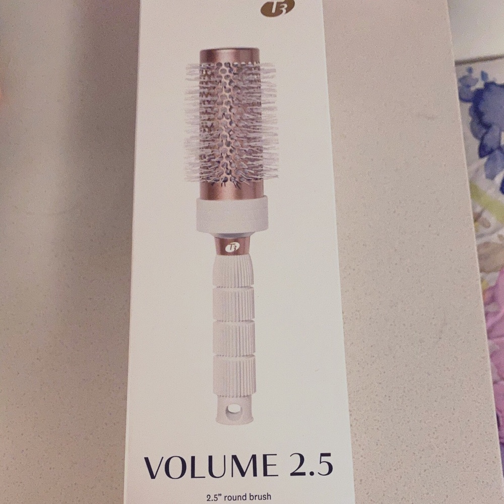 Brand New T3 round hair brush